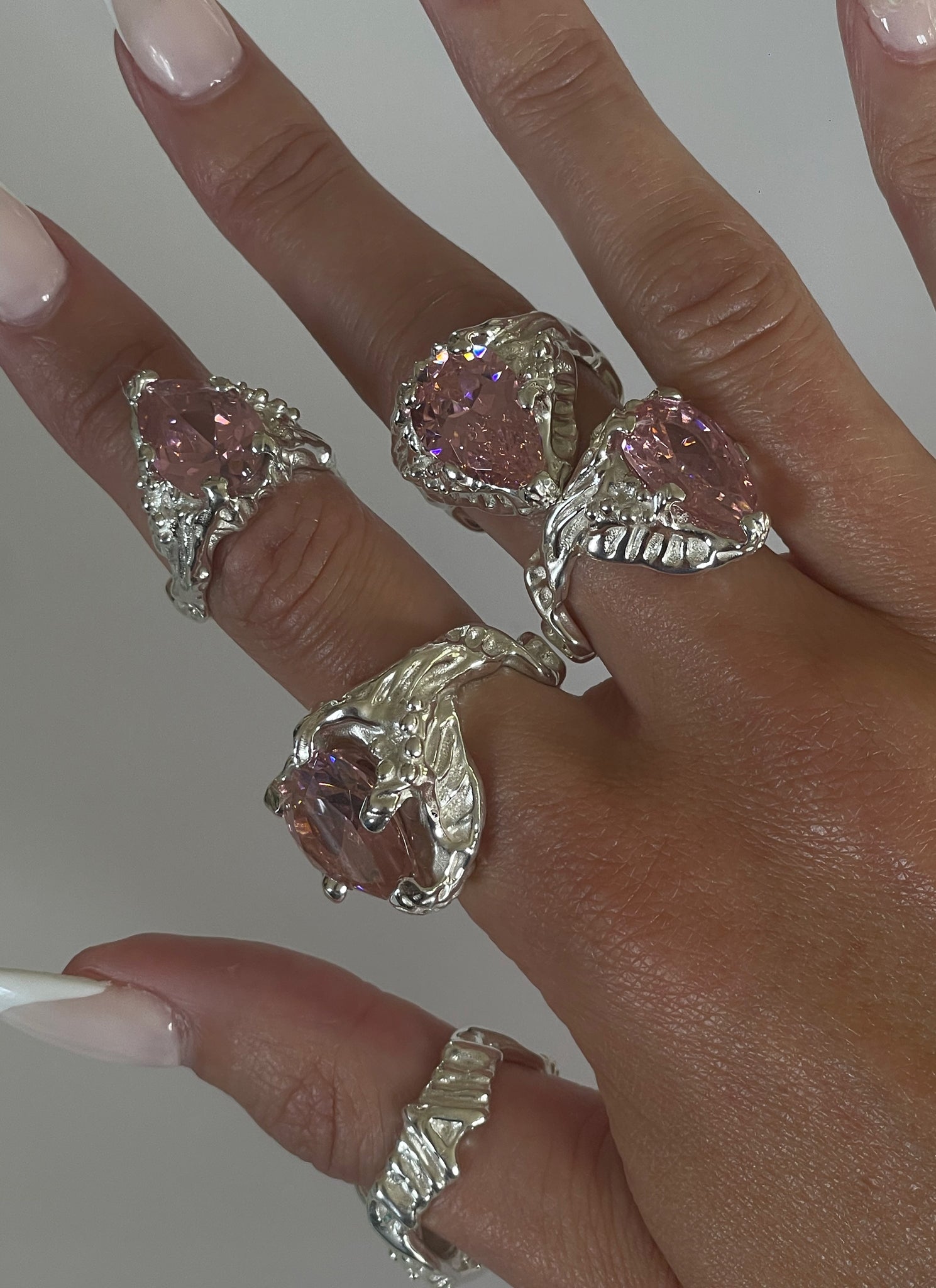 MOLTEN PINK PEAR CUT RING - LETRA